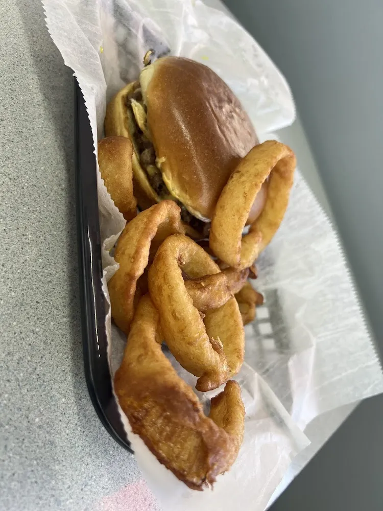 Plain Cheeseburger with Onion Rings